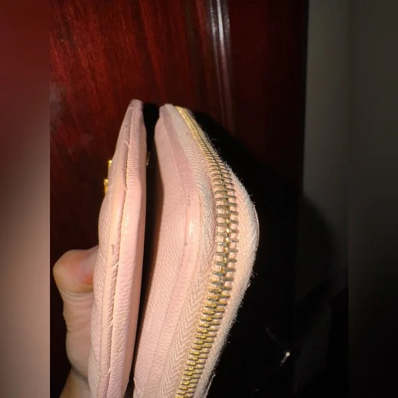 Yves Saint Laurent Preloved Pale pink Quilted bifold Leather Wallet - Picture 12 of 15